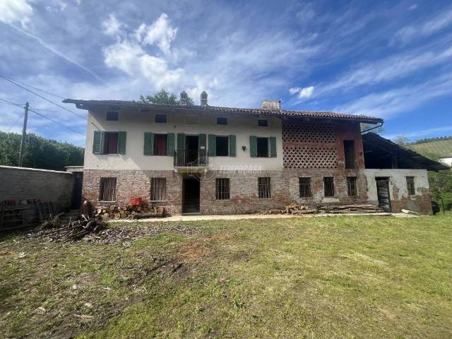 Vendesi casa indipendente a Ripalda, San Damiano d'Asti