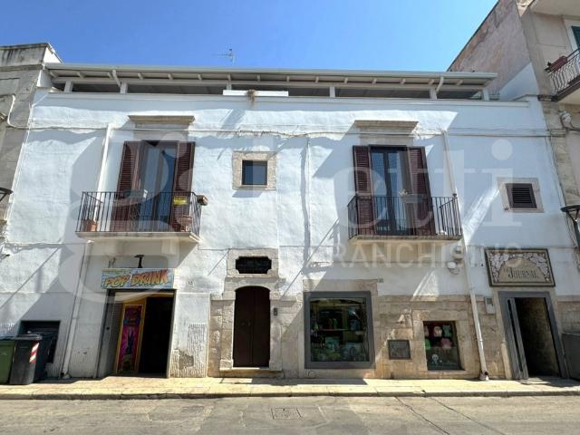 Vendesi casa indipendente a Toritto