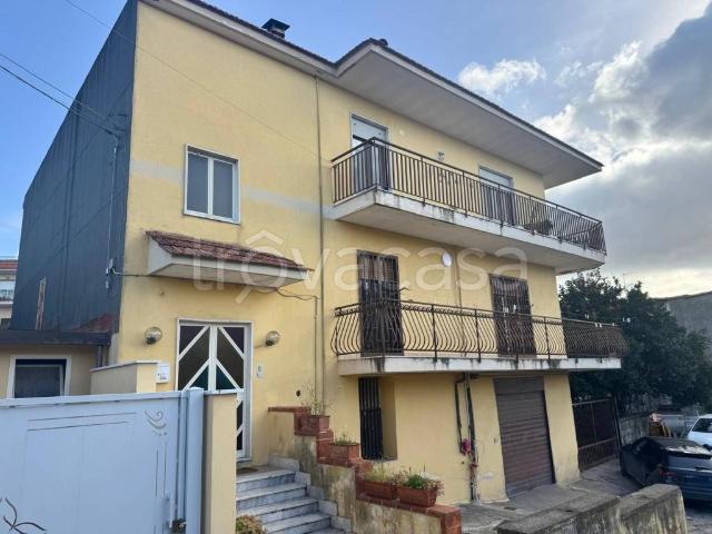 Vendesi casa indipendente a Torre Caracciolo, Marano di Napoli