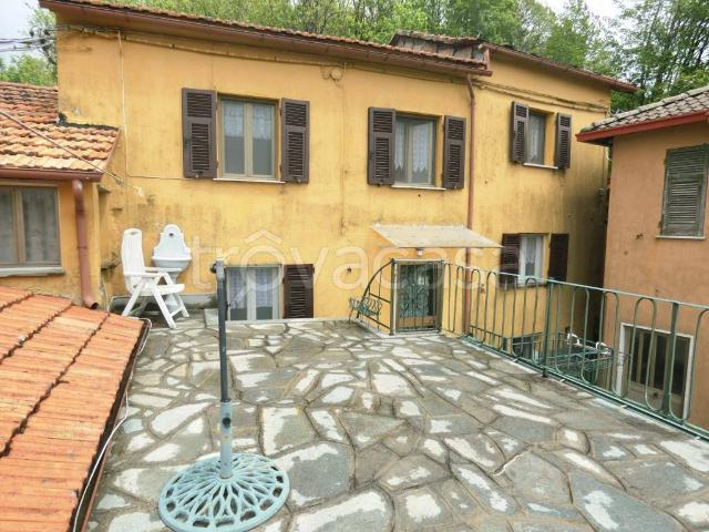 Vendesi casa indipendente a Torriglia