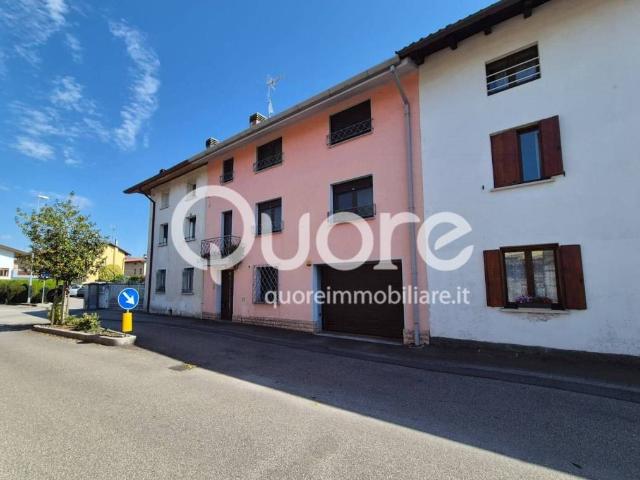 Vendesi casa indipendente a Tavagnacco, Colugna