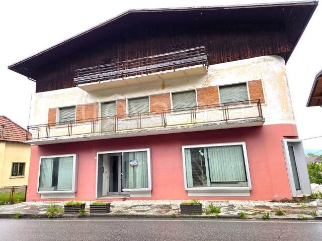 Vendesi casa indipendente a Tambre