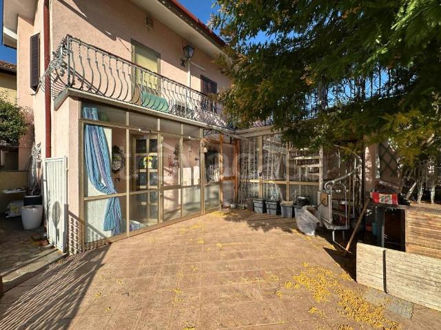 Vendesi casa indipendente a Udine via Jacopo Leonardis, 7, Ospedale