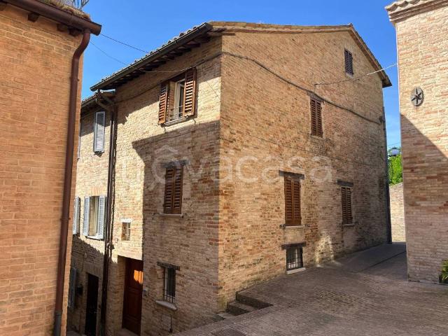 Vendesi casa indipendente a Urbino via del Carmine