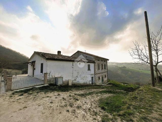 Vendesi casa indipendente a Urbino via Palazzo del piano, 1