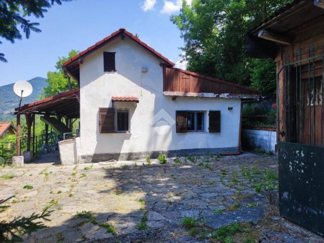 Vendesi casa indipendente a Valbrevenna