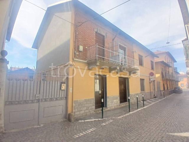 Vendesi casa indipendente a Venaria Reale