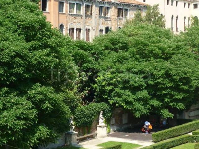 Vendesi casa indipendente a Venezia, Dorsoduro