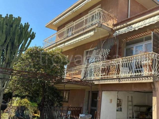 Vendesi casa indipendente a Ventimiglia