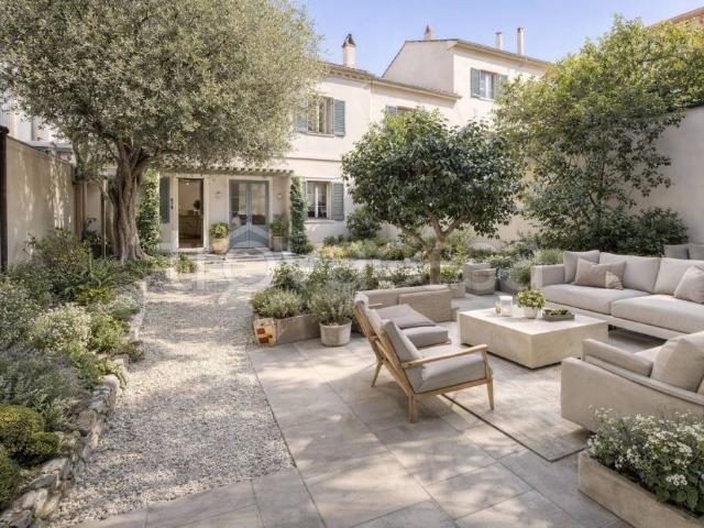 Vendesi casa indipendente a Viareggio via Cesare Battisti, 31