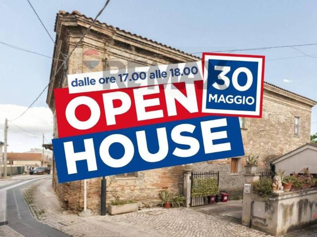 Vendesi casa indipendente a Villa Badessa, Rosciano