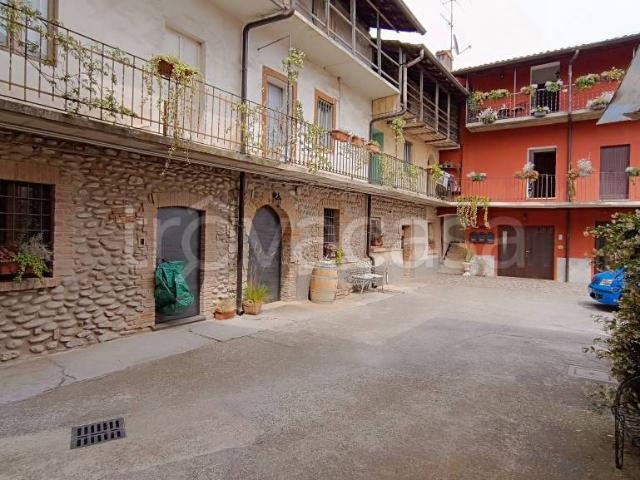 Vendesi casa indipendente a Villa di Serio via Antonio Locatelli