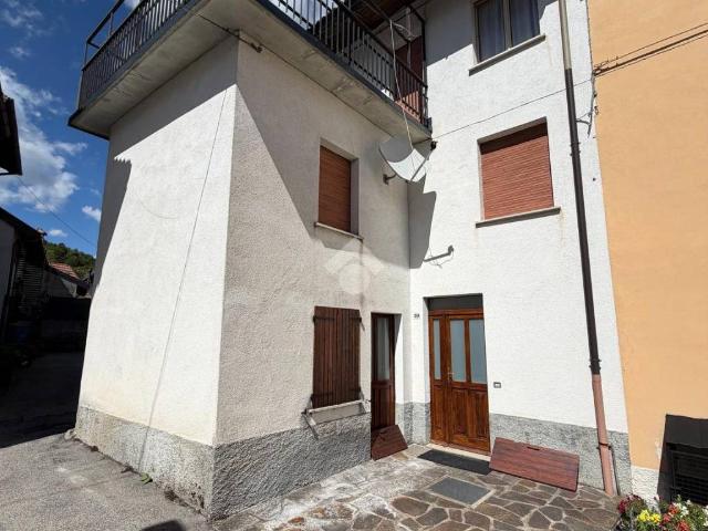 Vendesi casa indipendente a Zuglio via Stradate, 20