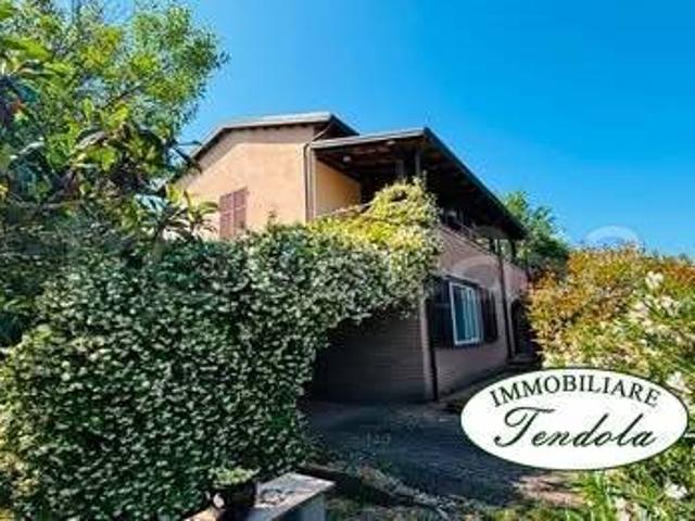 Vendesi casa indipendente ad Aulla