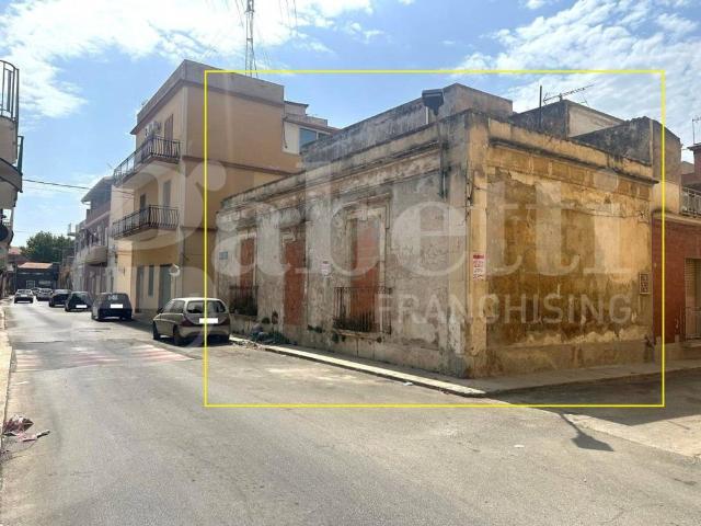Vendesi casa indipendente ad Avola