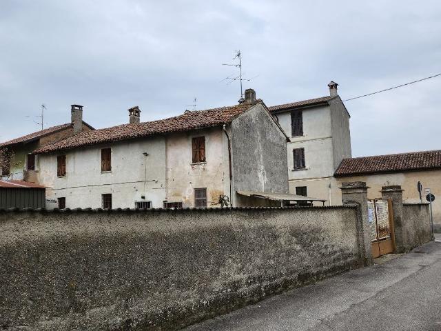 Vendesi casa indipendente ad Azzanello via Cavour