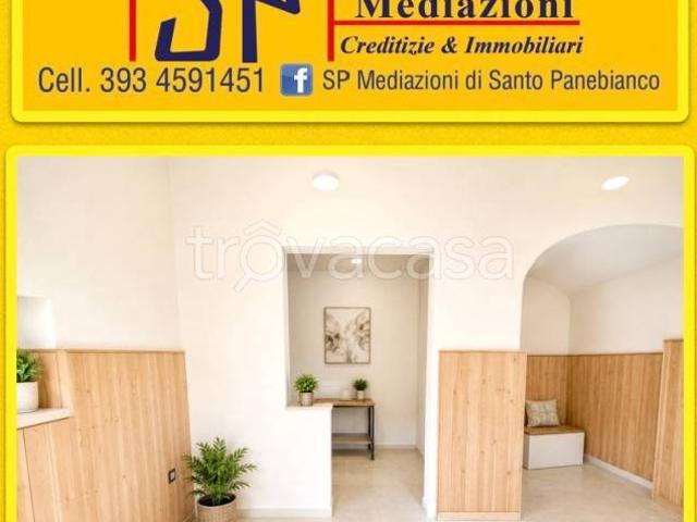 Vendesi casa indipendente ad Acireale via Galatea