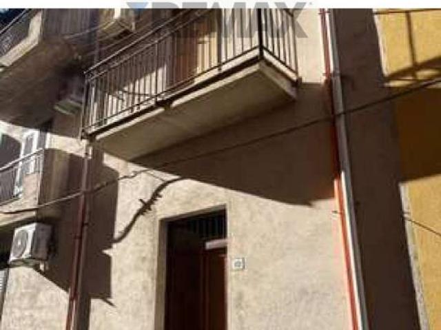 Vendesi casa indipendente ad Acquedolci via carso, 15