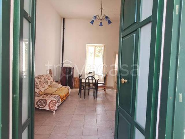 Vendesi casa indipendente ad Airola via Portisi