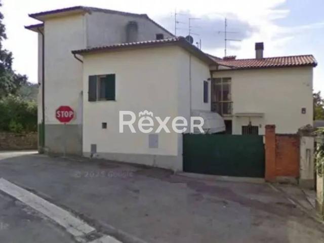 Vendesi casa indipendente ad Arezzo, Antria