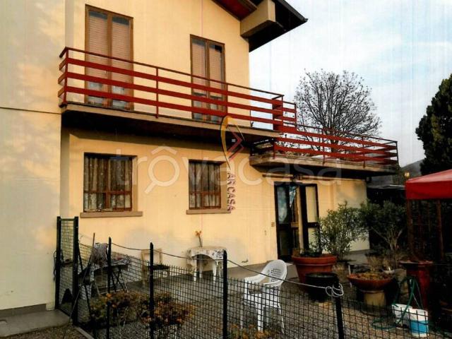 Vendesi casa indipendente ad Arezzo, San Zeno