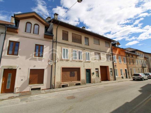 Vendesi casa indipendente ad Asiago via San Carlo, 31