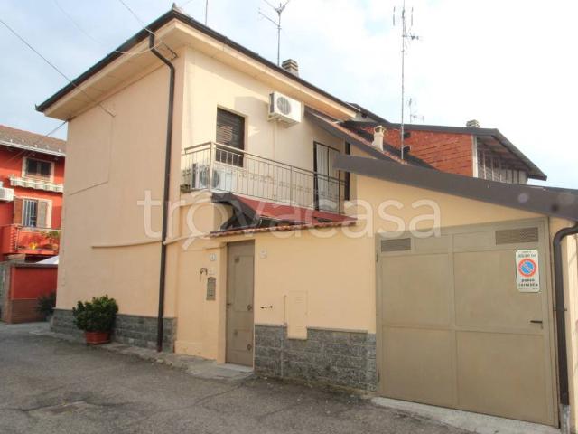 Vendesi casa indipendente ad Asigliano Vercellese vicolo Simonasso, 2