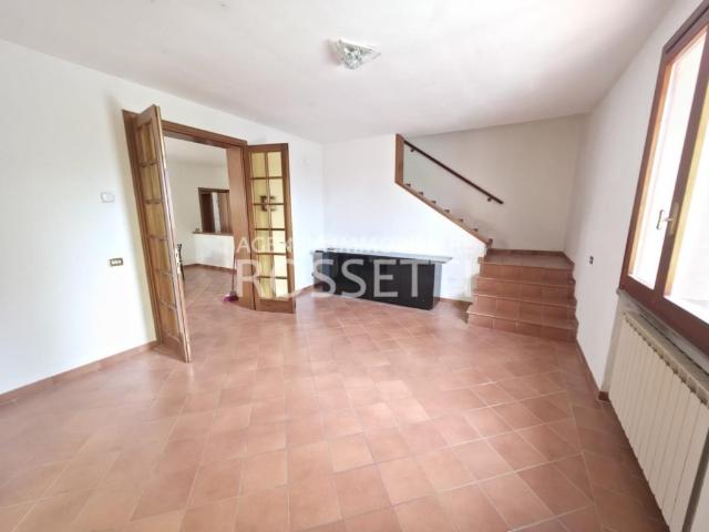 Vendesi casa semindipendente a Cerreto Guidi