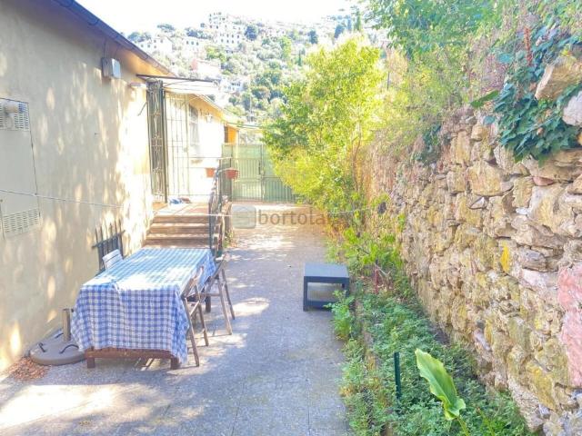 Vendesi casa semindipendente a Genova via dei Gerani, 1, Apparizione, San Desiderio, Bavari