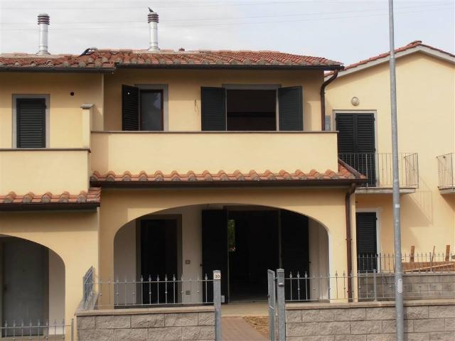 Vendesi casa semindipendente a Montepulciano, Abbadia Di Montepulciano