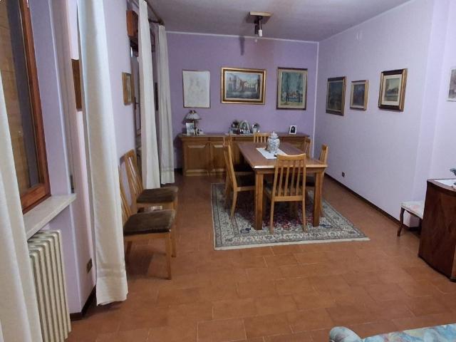Vendesi casa semindipendente a Pieve Porto Morone