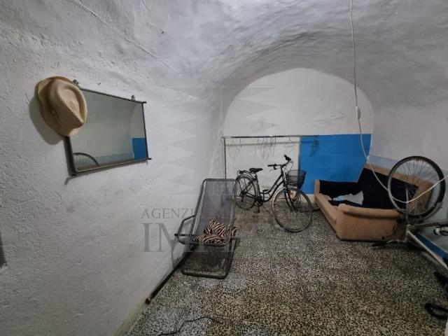 Vendesi casa semindipendente a Vallecrosia via Aprosio, 7 bis
