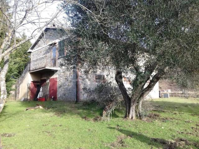 Vendesi casale a Castiglione d'Orcia