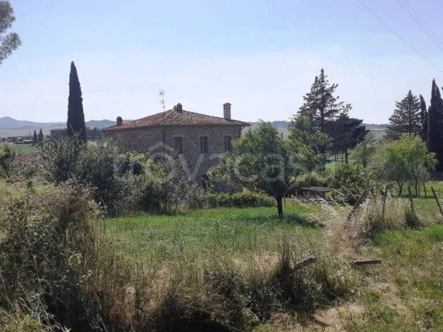 Vendesi casale a Pienza