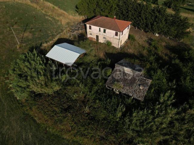 Vendesi casale a Potenza Picena