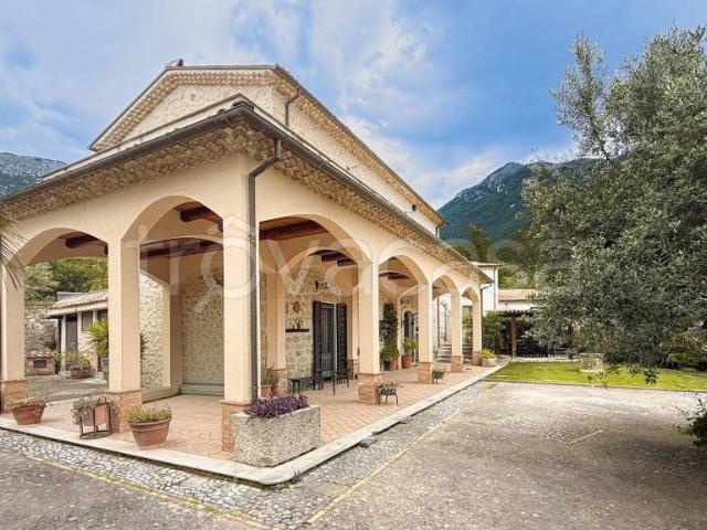 Vendesi casale a San Donato Val di Comino via Macerino