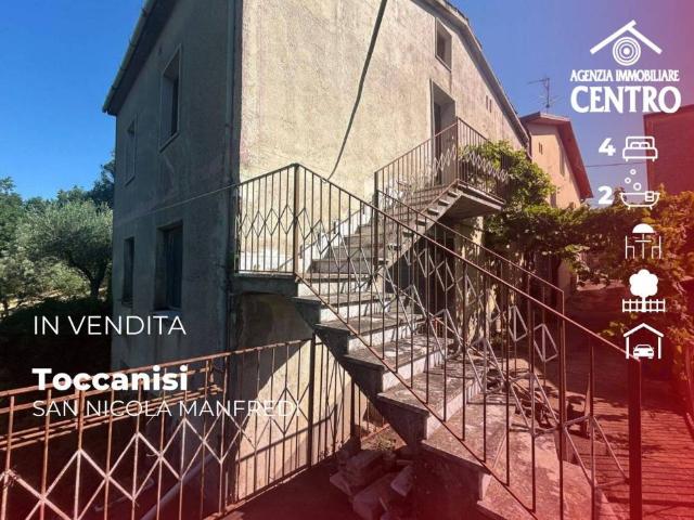 Vendesi casale a San Nicola Manfredi via Cotoli, 14