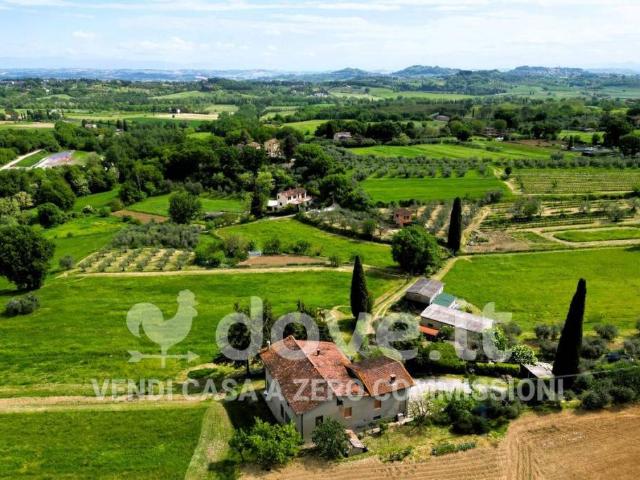 Vendesi casale a Sarteano via Delle Moline, snc
