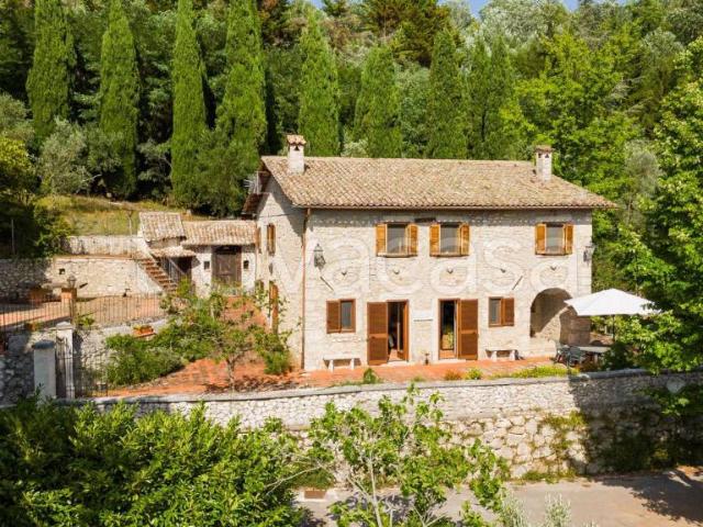 Vendesi casale ad Arpino