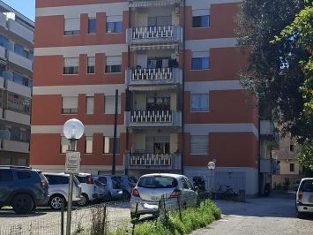 Vendesi garage 21 mq