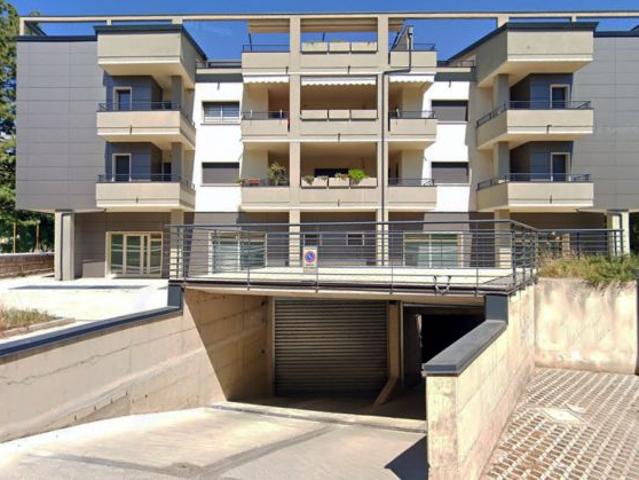 VENDESI GARAGE VARI MQ IN VIA G. FORTUNATO VENOSA