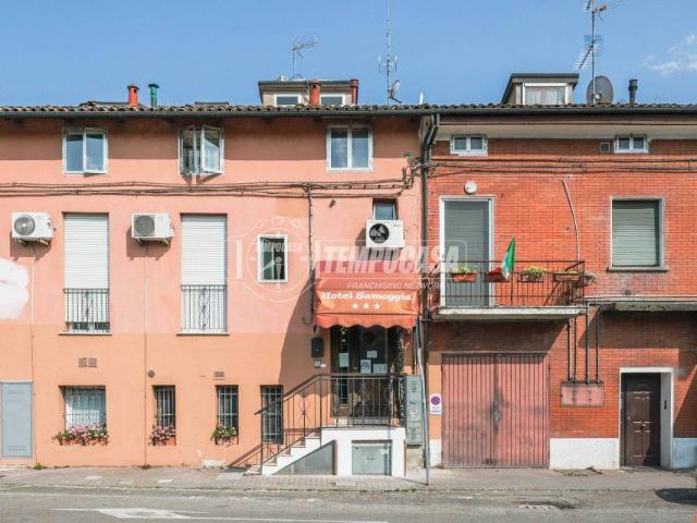 Vendesi stabile/palazzo a Valsamoggia via Samoggia 92