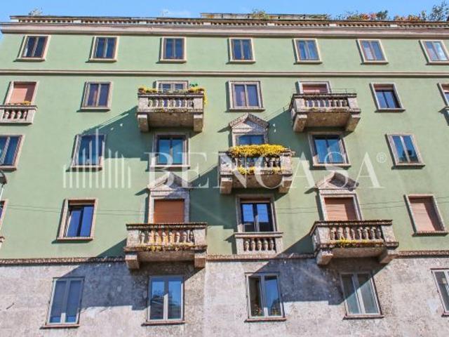 Vendesi Luminoso Appartamento nel Centro Storico di Milano
