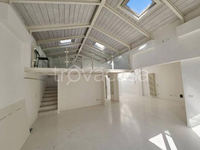 Vendesi loft a Padova via Beato Pellegrino, 20, Piazza Mazzini Ospedale Militare