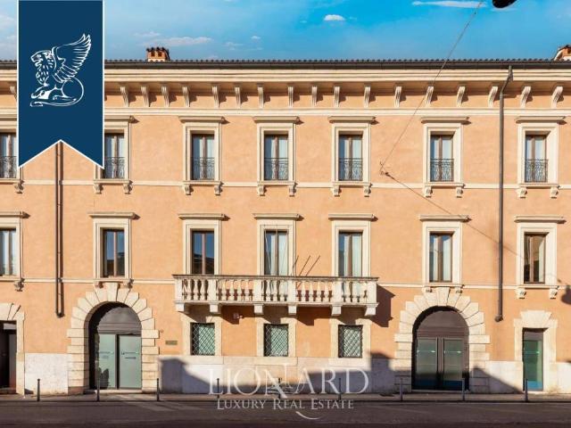 Vendesi palazzo a Verona, Centro Storico