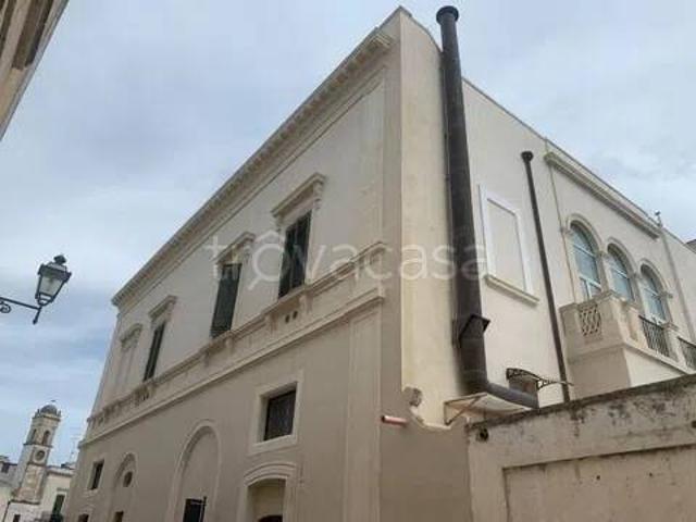 Vendesi palazzo a Copertino via g. Del Prete