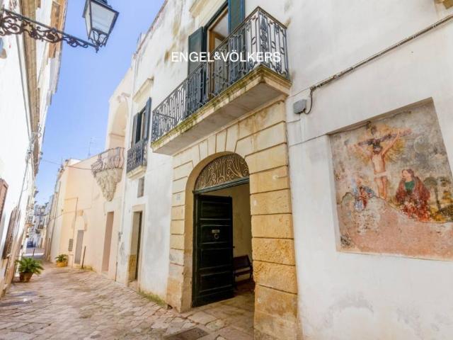Vendesi palazzo a Galatina via Angelo d'Aruca, 54
