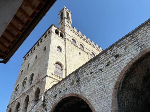 Vendesi palazzo a Gubbio via Baldassini, 44