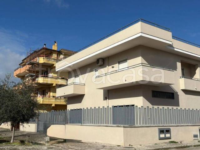 Vendesi palazzo a Maddaloni via Raffaele Palladini