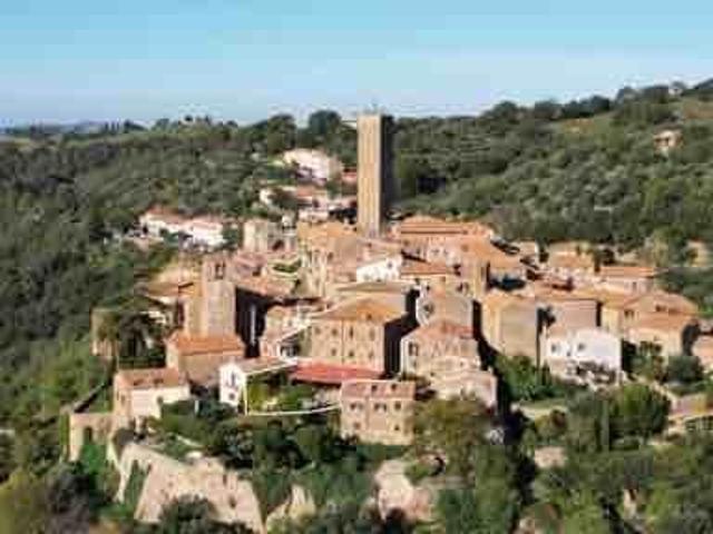Vendesi palazzo a Pereta, Magliano in Toscana
